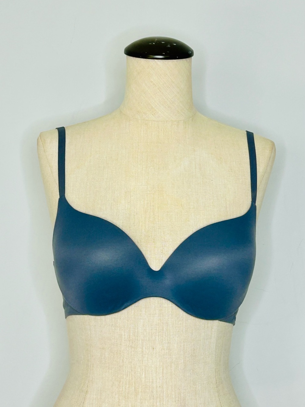 Victoria’s Secret Body by Victoria Perfect Shape Smooth Push-up Bra Charcoal 34B